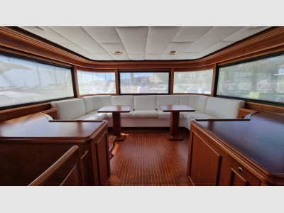 Custom Line Navetta 27