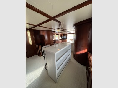 Custom Line Navetta 27