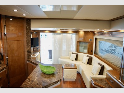 Dominator Yachts Dominator 62