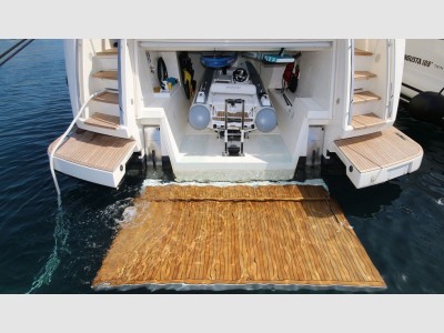 Ferretti Yachts 920