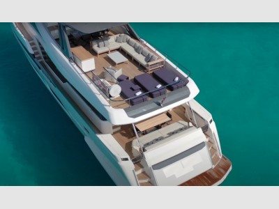 Ferretti Yachts 920