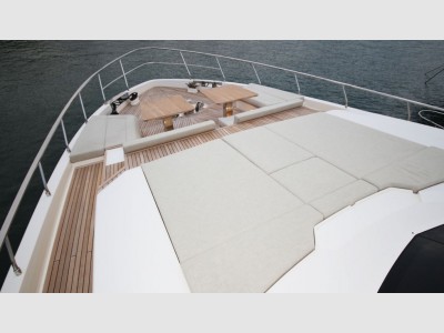 Ferretti Yachts 920