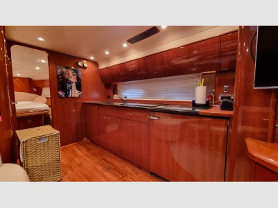 Princess Yachts V58