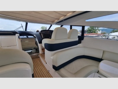 Princess Yachts V58