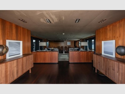 Sunseeker 40m Yacht