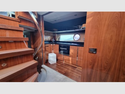 Sunseeker 68 Sport Yacht