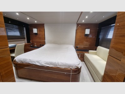 Sunseeker 68 Sport Yacht