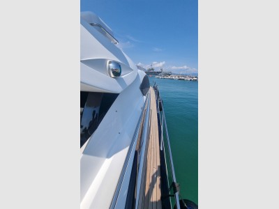 Sunseeker Predator 72